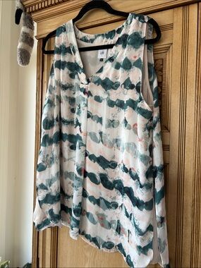 CAbi Sleeveless V-Neck Blouse in Teal & Blush Brushstroke Large